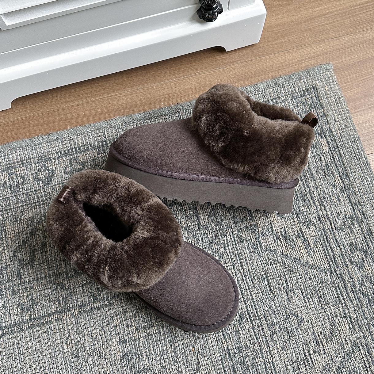 

Warm sun curled leather velvet snow boots women s thick-soled one-pedal lazy warm cotton shoes collect and purchase free socks