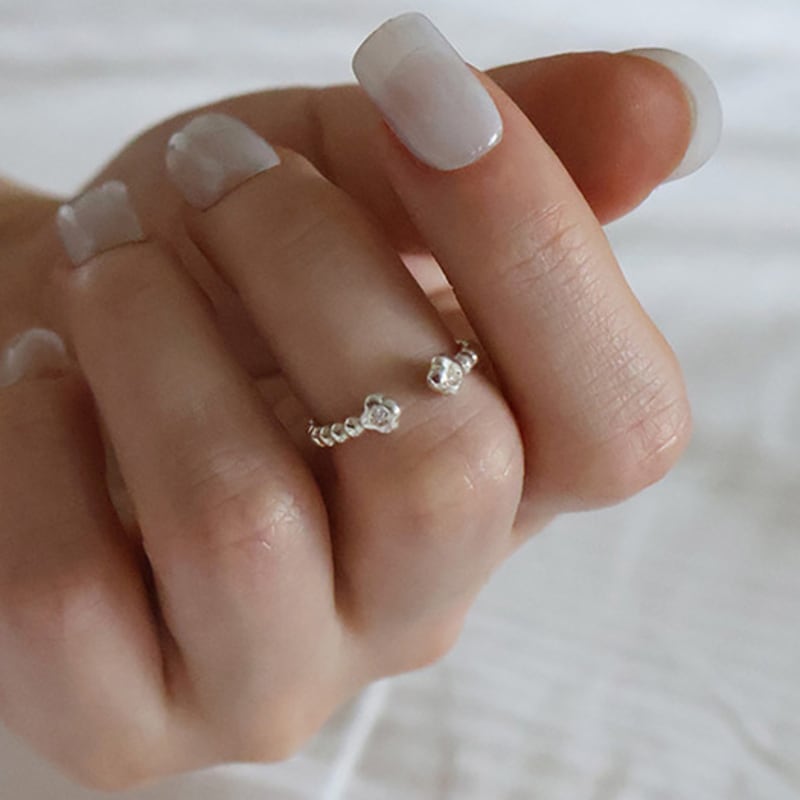 Monde Ligne Twinkle Clover Ring