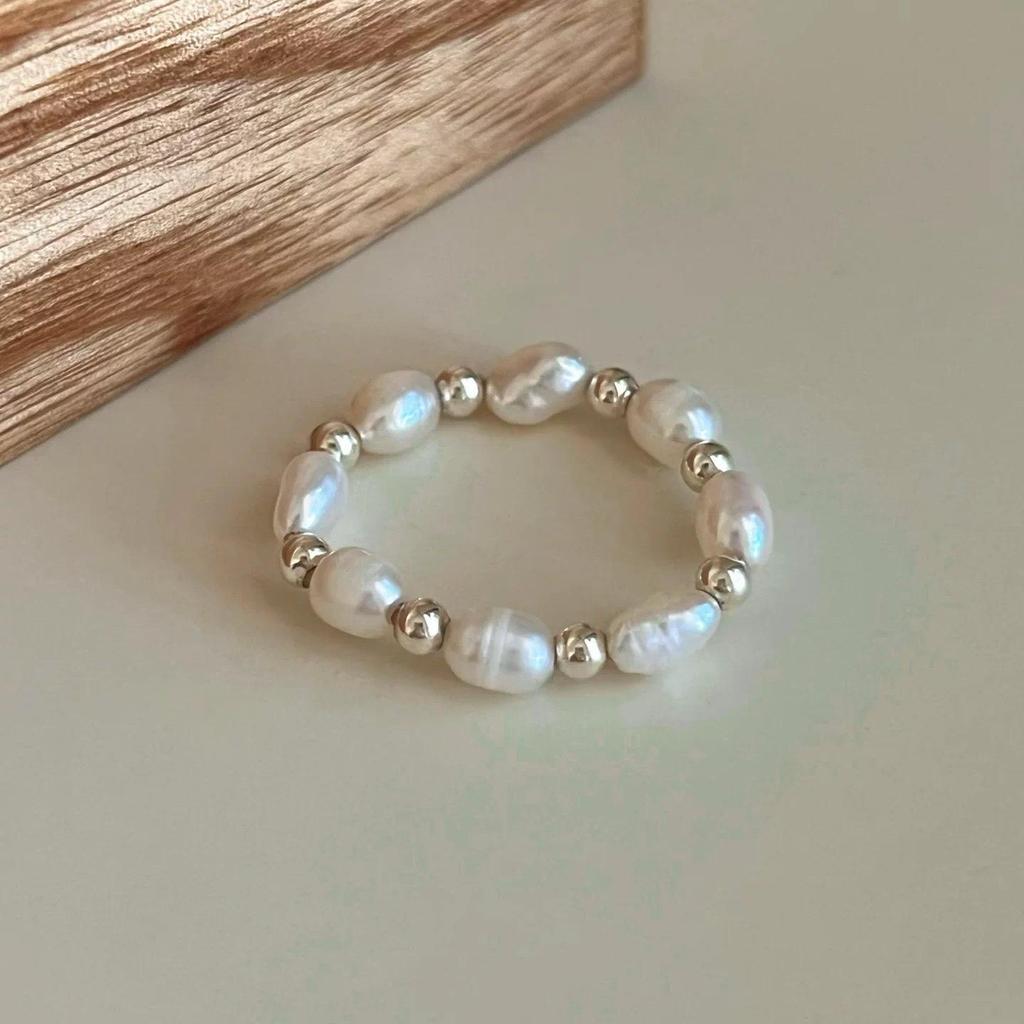 Simple Geometric Open Crossover Ring for Women – Versatile, Fashionable, and Uniquely Designed.