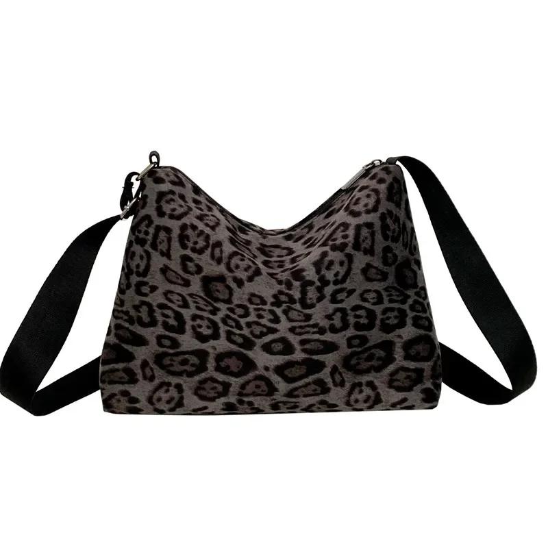 Nylonová taška přes rameno s leopardím vzorem vysoce kvalitní velkokapacitní módní měkká oblíbená crossbody kabelka