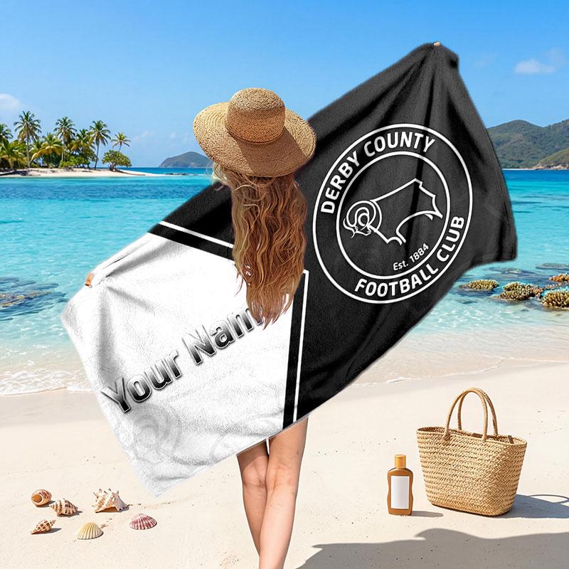 Derby County Niestandardowy Ręcznik Plażowy, Personalizowany Nadruk Imienia Tekstem, Miękki Szybkoschnący Ręcznik z Logo Piłkarskim, Prezent na Wakacje