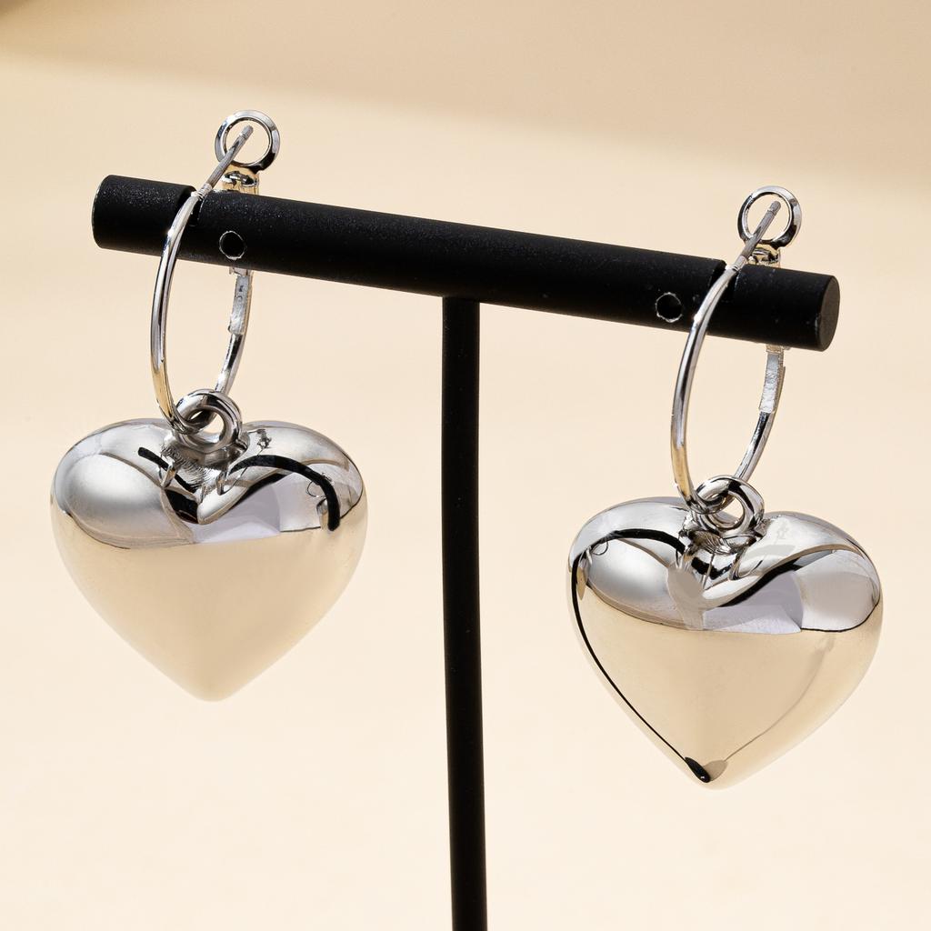 A Pair of Women's Fashionable Dangle Earrings, Smooth Heart-Shaped Ccb Pendant Earrings, Simple and Unique Hip-Hop Earrings, Suitable for Daily 