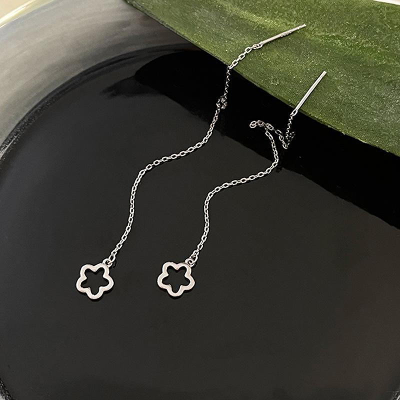 Skinny Temperament Long Fringed Earrings Spring And Autumn Small Fresh Lady Literary And Artistic Fan Hollow Flower Earrings