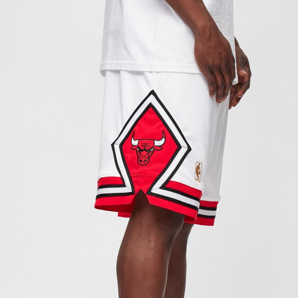 Mitchell & Ness NBA Authentic Shorts Chicago Bulls 1996-97 'White Red' Men's ASHRCP19040-CBUWHIT96