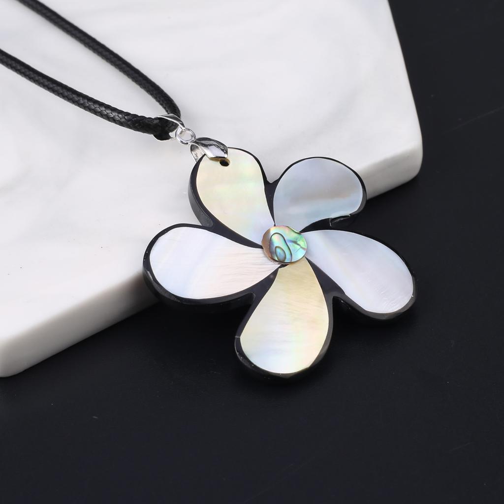 Women Necklace Natural Shell Necklace Flower-Shaped Drill Pendant Leather Cord 2MM Charms For Elegant Women Love Romantic Gift