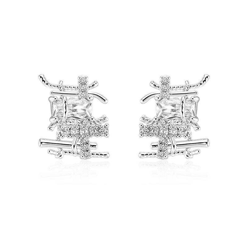 Ear clips, light luxury, high-end sense, summer design sense, silver zircon stud earrings, women's exquisite explosion, earrings without earrings.