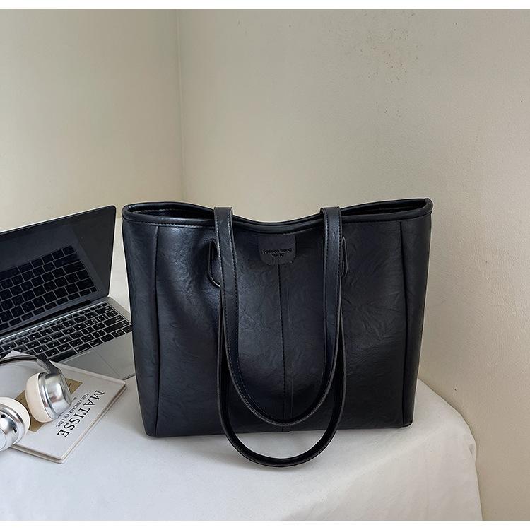 

Retro texture underarm bag women s 2025 new fashion versatile tote bag class commute large capacity shoulder bag чёрный