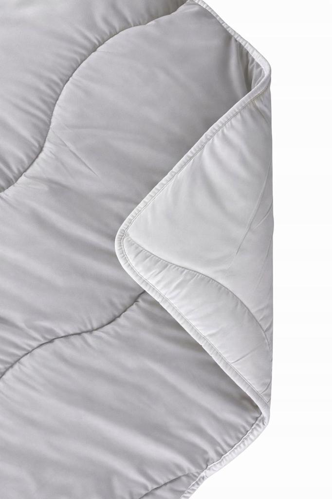 Quilt 160x200cm Warm Quilted All-season Gray and White Soft Light