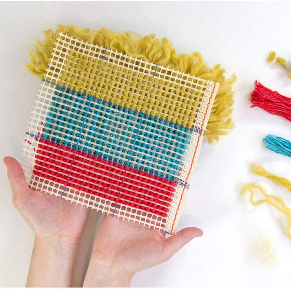 5pcs Different Size Latch Hook Kits Crochet Needle Hook Latch Hook Tool with Handle for Braid Hair Carpet Scarf Crafts