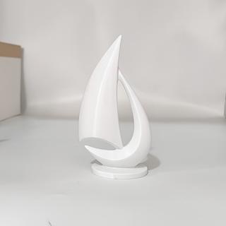 Modern Sailboat Sculpture - Minimalist Sailing Figurine with Smooth Sailing Design, Suitable for Homes, Offices, Shelves, Desks белый