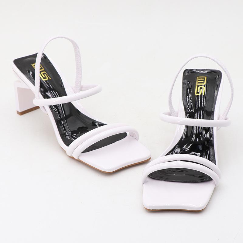 Fashion New Square Toe Strange Style Women Sandals Sexy Open Toe Narrow Band Designer Shoes Fashion Comfortable Large Size Slide Sandals