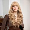 ALAN EATON Lange blonde gewellte synthetische Perücken mit Pony, gewellte Perücke für Frauen, Cosplay, täglicher natürlicher Gebrauch, hitzebeständige Faser