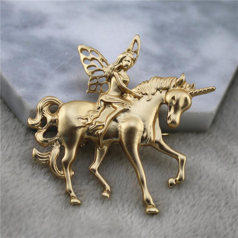 Creative Baroque Angel Pony Horse Brooch Pin Badge Clothing Suit Corsage Women High-End Brooch Jewelry Accessories Gift