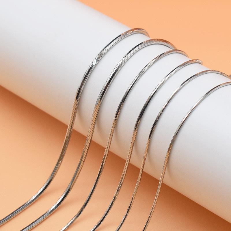 

Ожерелье-цепочка из титановой стали шириной 1,8 мм, восьмиугольная, змеиная кость, женская высококачественная цепочка для свитера из нержавеющей стали, универсальная цепочка змеиная кость 120CM