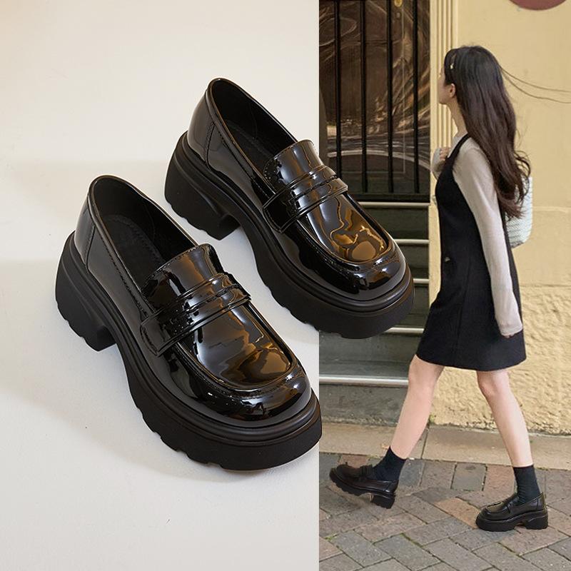 Small leather shoes women's 2025 autumn new British style platform muffin loafers women's black college style foot shoes