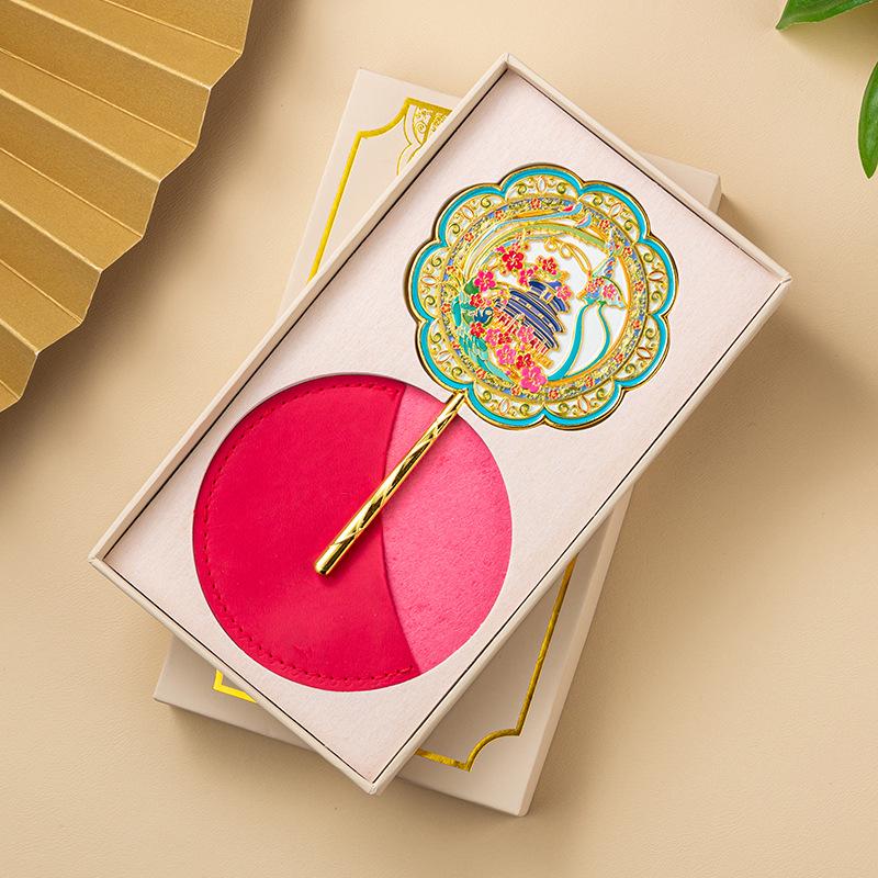 Chinese-Style Small Mirror Gift Box Set: Elegant Handheld Vanity Mirror for Women - Perfect Gift for Friends