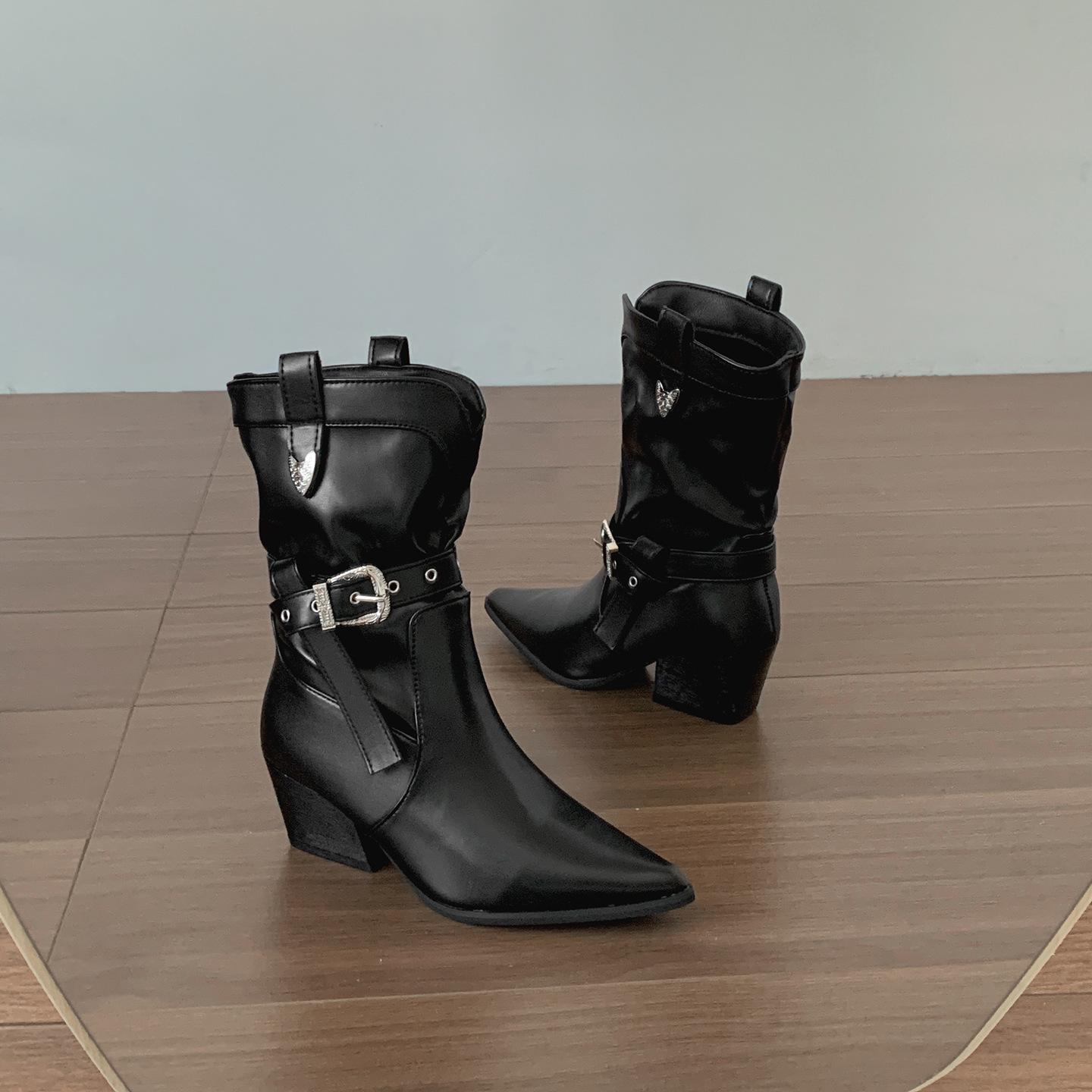 

Черные ботильоны в британском стиле с острым носком и толстым каблуком, женские, новинка осени 2025 года, маленькие, увеличивающие рост, тонкие короткие ботинки, ботинки-рыцари 39 матовый черный