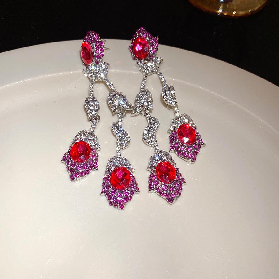 Elegant Zircon Geometric Flower Jewelry Set: Luxury Necklace & Stud Earrings