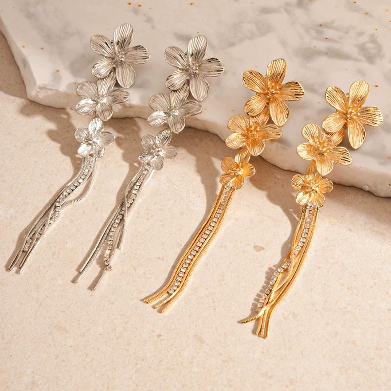 Vintage Metal Three Flower Dangle Earrings for Women Bling Long Tassel Rhinestone Chain Earrings Exaggerated Elegent Jewelry