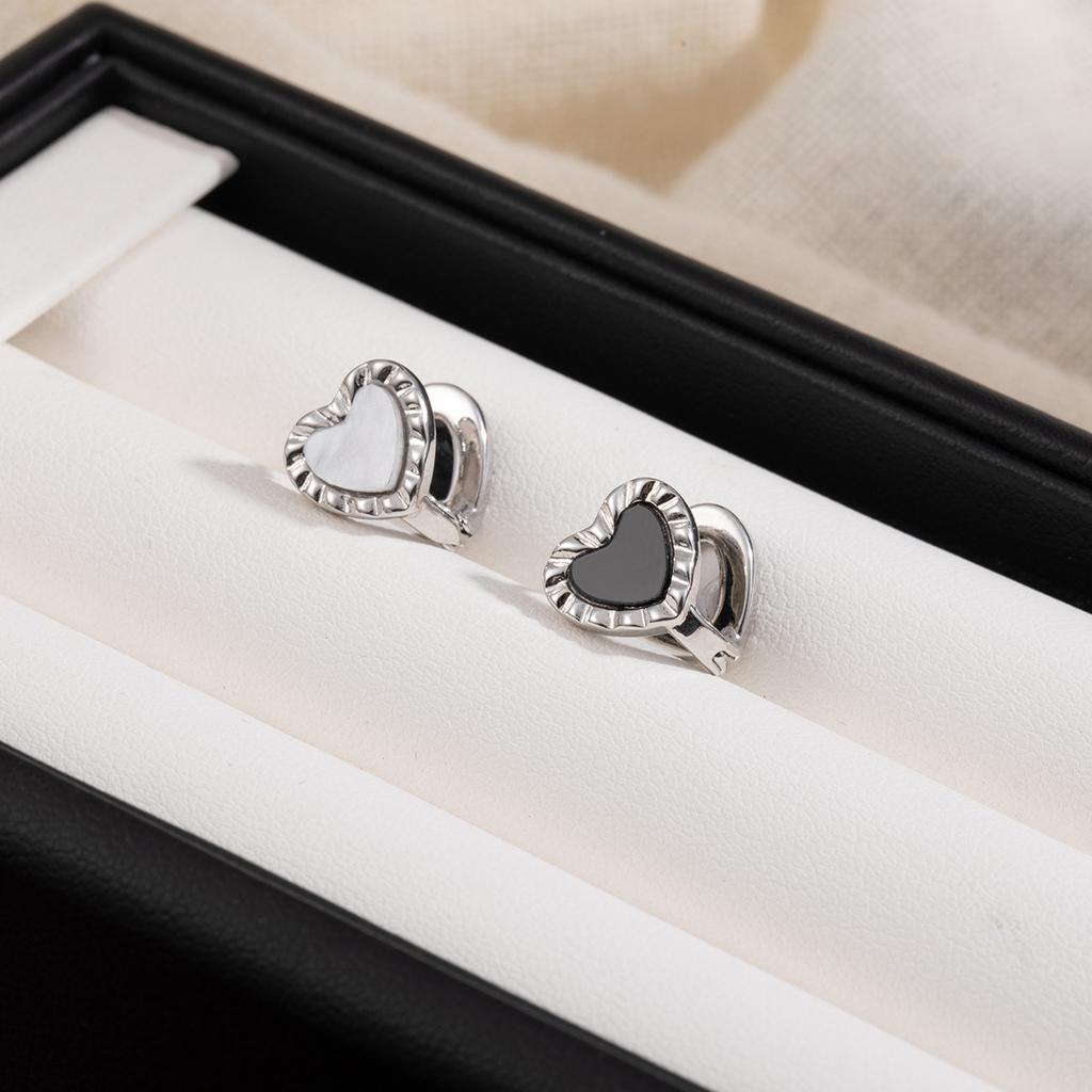 Light Luxury High-End Sense Black And White Double-Sided Love Women'S Design Fashion Temperament Simple Earrings