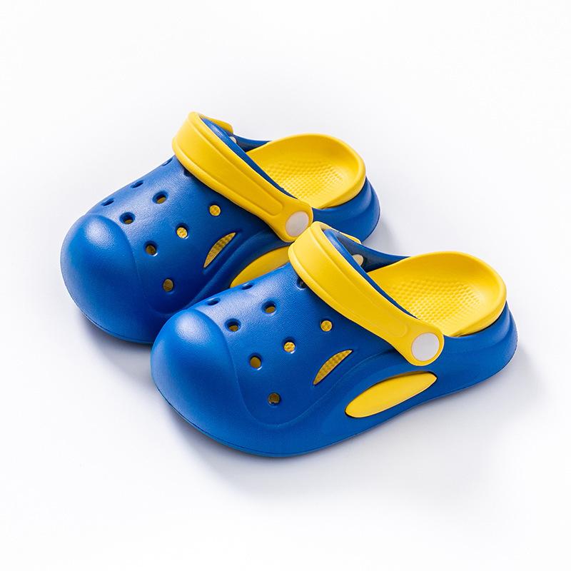 Children's Hole Shoes New Summer Beach Super Soft Non-slip Deodorant Boys and Girls Hollow Cool Slippers