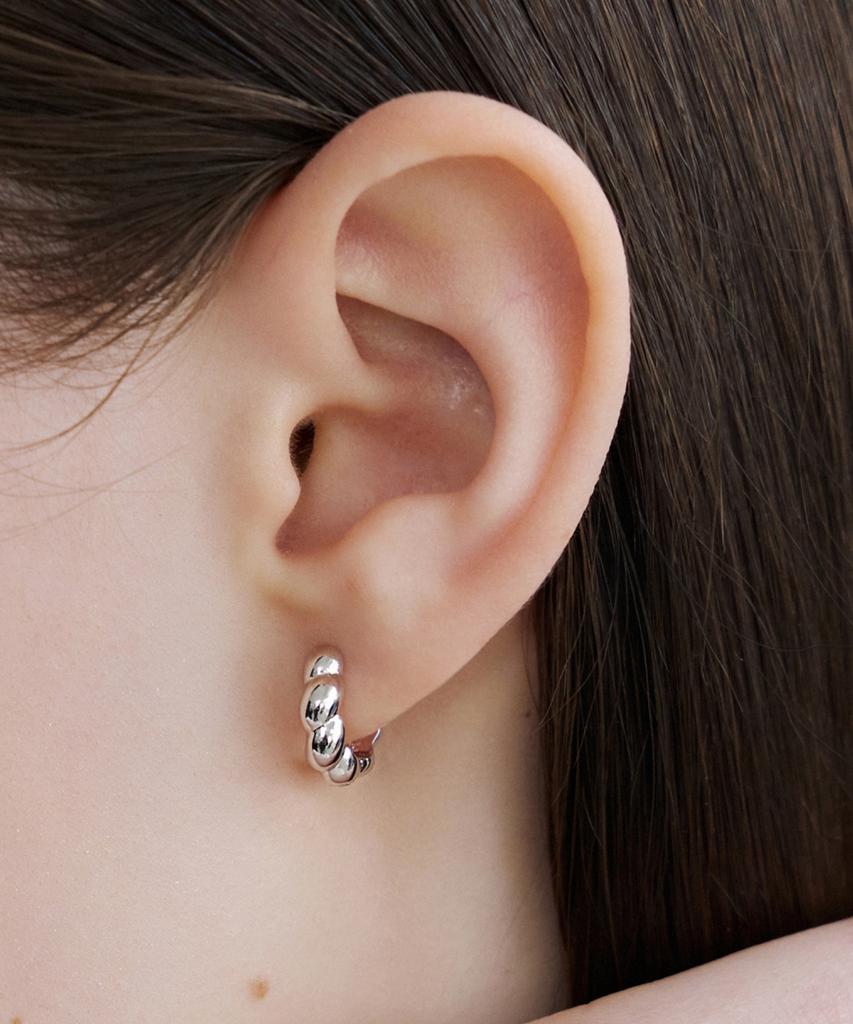Byhyeres Mellow Twist Single One-Touch Earrings (White) Bh7E64745Wbxxx
