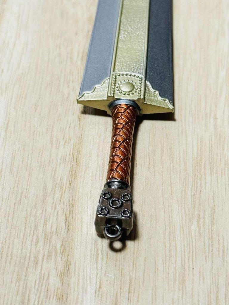 Drachentöter Großschwert Berserker Schwert Mini Waffe Schlüsselanhänger Zubehör Figur Puppe Figur Ausstellung ps4 ps5 Anime Spiel PC Computer Legierung Spielzeug Metall