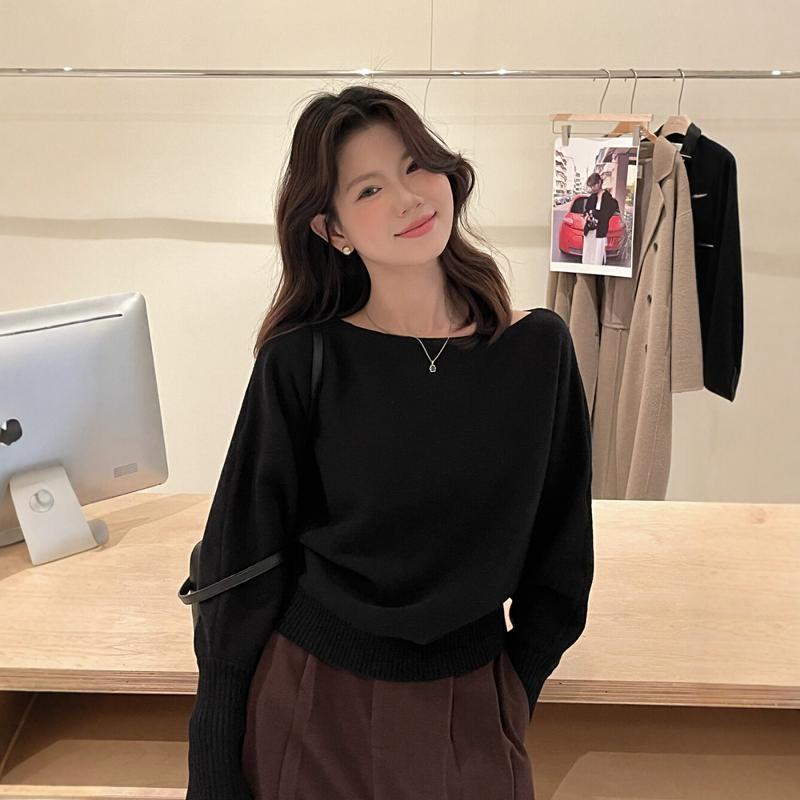 Khaki Off-Shoulder Knitted Sweater: Women's Early Autumn Versatile Style