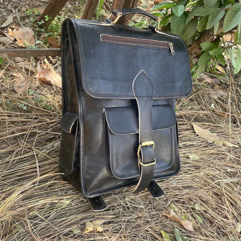 

Кожаный Рюкзак Винтажная Сумка для Ноутбука Рождественский Подарок Веганский Кожаный Рюкзак Кошелек Колледж Рюкзак для Книг Рюкзак для Путешествий на Выходные Подарок на Хэллоуин 16 x 12 x 5 in