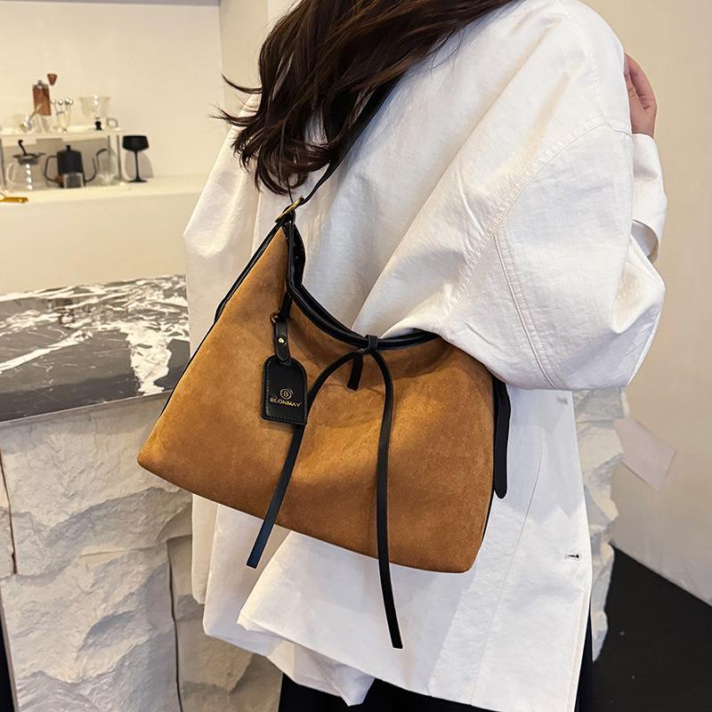 Женская осенняя сумка-тоут через плечо большой вместимости 2025 – Универсальная и элегантная сумка через плечо