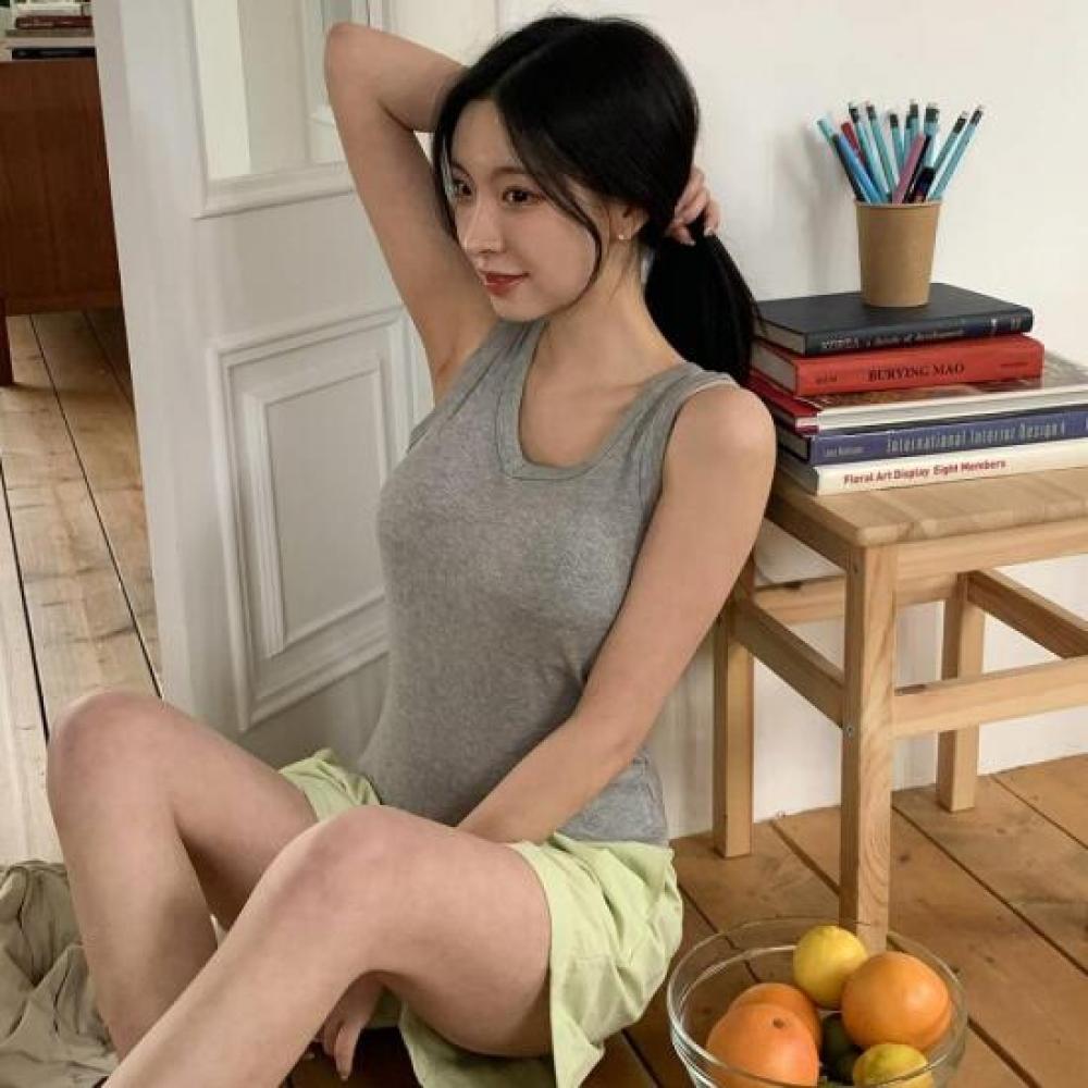 New ArriVals Open Run V Neck sleeVeless Slim Fit Ribbed Viscose Bra Top
