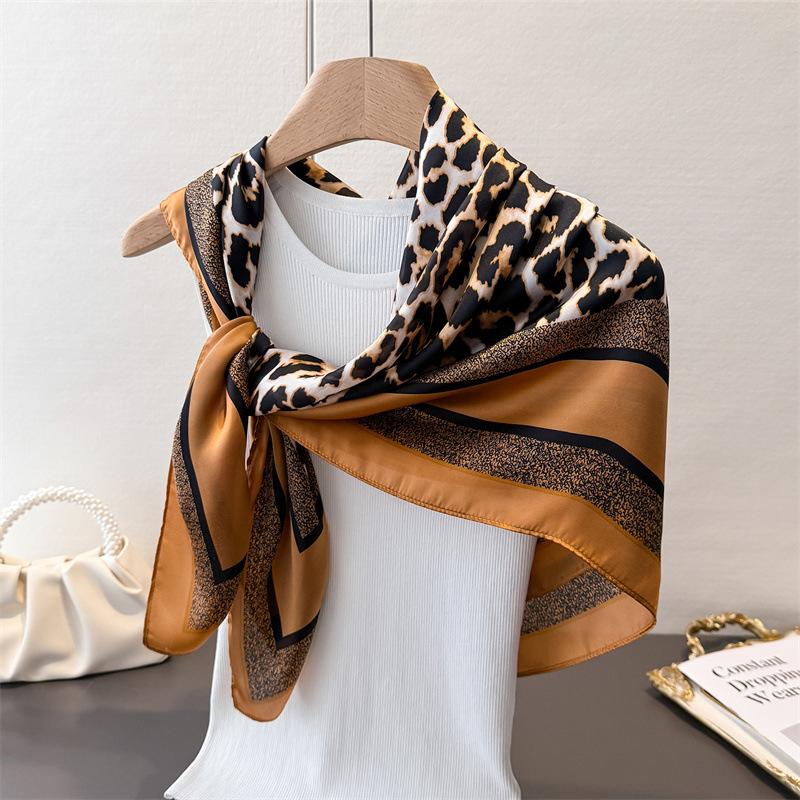 

Имитация шелка с принтом дикого леопарда, высококачественная печать, большой квадратный шарф, шелковый шарф, шаль, головной платок, шарф для защиты шеи, декоративный женский шарф 90*90cm