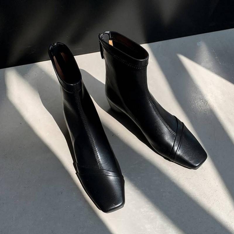 

Autumn and winter women s leather boots leather large size women s boots beef tendon sole non-slip middle heel fashion boots new cowhide low boots 39 чёрный