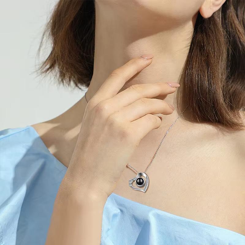 Collana Proiezione Foto Personalizzata con Foto all'Interno Ciondolo Geometrico a Forma di Cuore Collana Cuore Proiezione Foto con Proiezione Foto