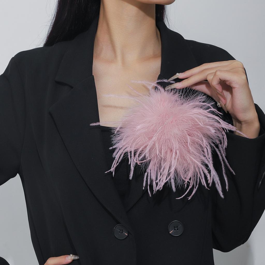 15CM Vintage Artificial Feather Brooch for Women French Style Handmade Exaggerated Lapel Pins Weddings Party Jewelry Accessories