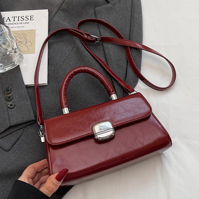 Hot Sale New Products Fashion Simple Style Versatile Portable Small Square Bag Ladies Commuter Niche Premium Casual Messenger Bag