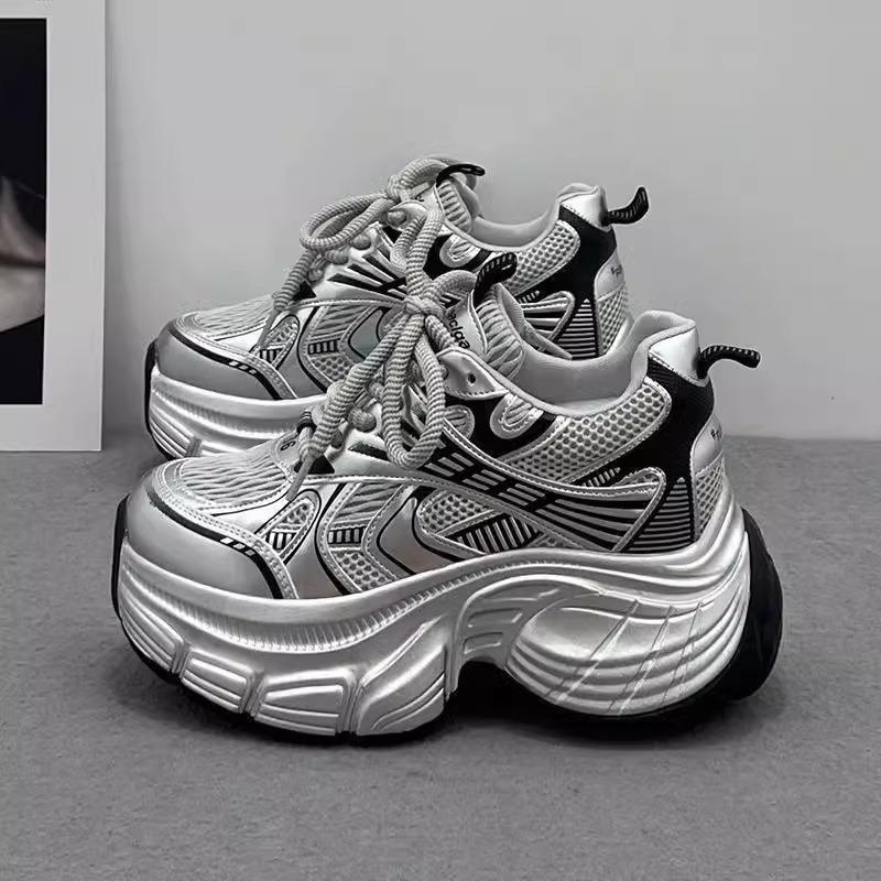Casual dad shoes 2025 spring and summer new fashion mesh shoes casual sports shoes versatile thick-soled inner high women's shoes