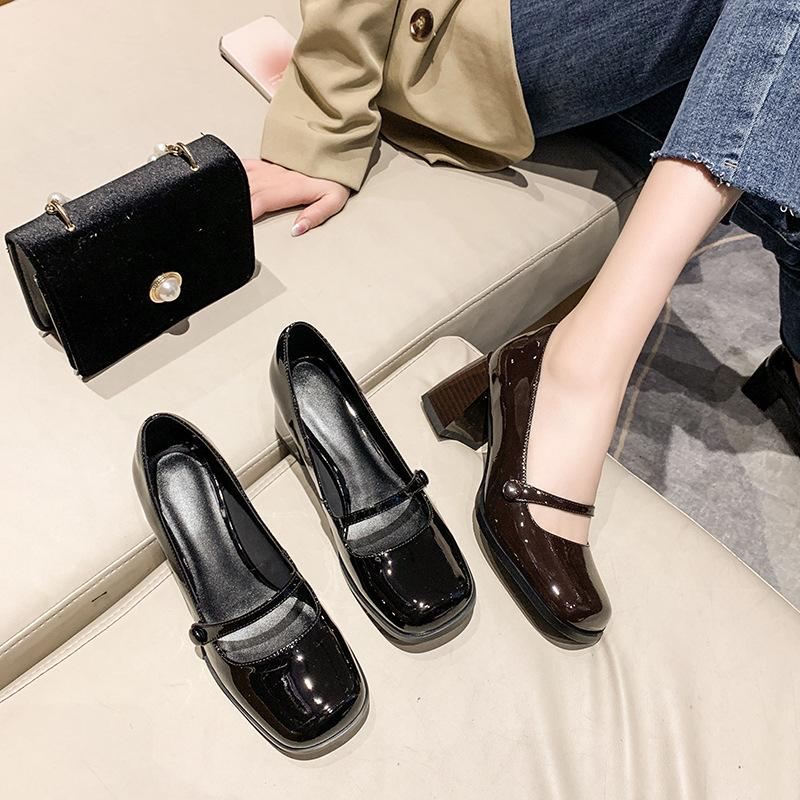 2025 summer new small leather shoes Hepburn style high heels Mary Jane shoes square head French Japanese jk thick heel single shoes
