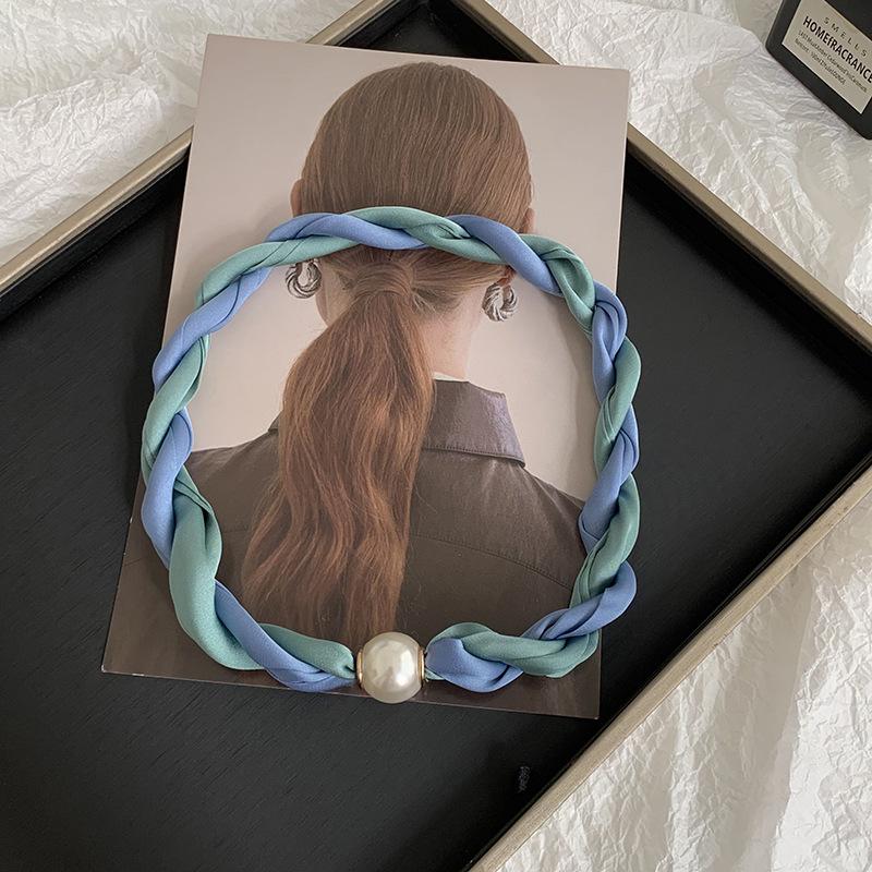 Pearl necklace twist silk scarf high-end neck protection scarf with shirt magnetic silk scarf simple scarf collarbone chain