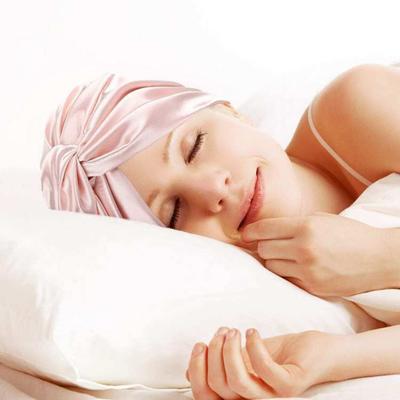 Cofano per capelli in raso annodato regolabile Avvolgimento per capelli a doppio strato Cura dei capelli per donna Turbante Cappello da sonno in raso per capelli ricci lisci