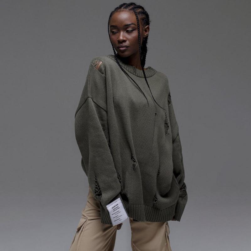 Dámský roztrhaný svetr s kulatým výstřihem