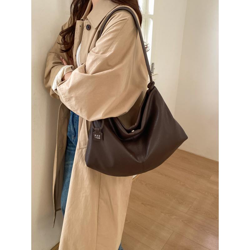 Large capacity totes2026New Commuter Shoulder Crossbody Bag, Simple Women's Bag, Niche Soft Leather Dumpling Underarm Bag