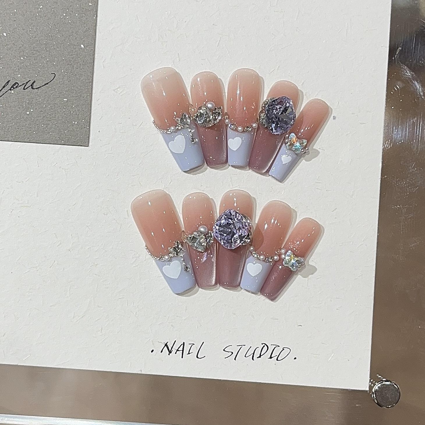 

Милая французская цепочка, вспышка бокового света с россыпью бриллиантов, кошачий глаз, качественный сверкающий доспех L