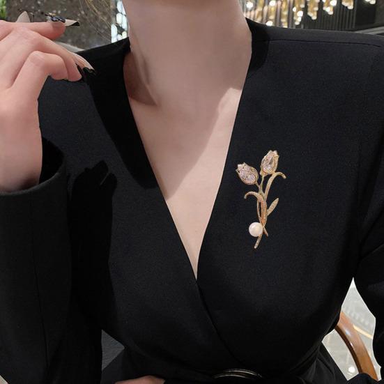 Women Brooch Sparkling Cubic Zirconia Imitation Pearl Decor Tulip Design Lapel Pin Sweater Scarf Holder Jewelry Accessories