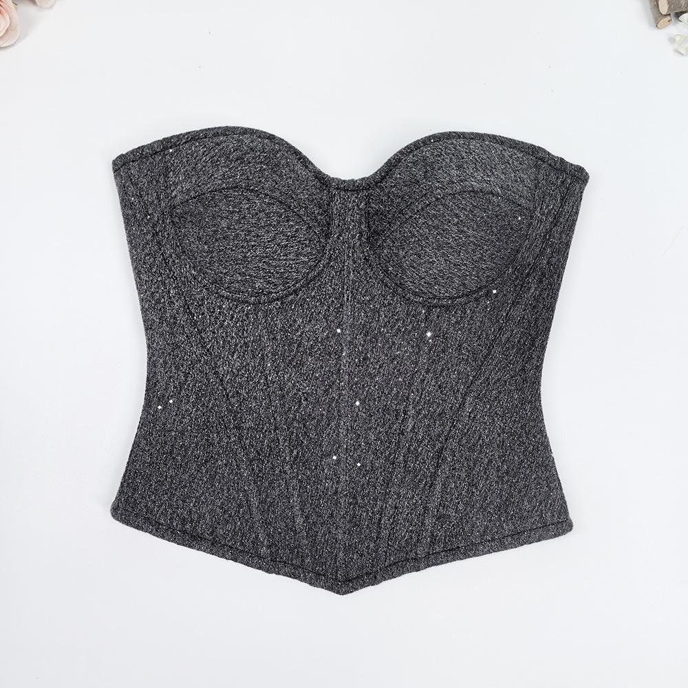 Corsete, îmbrăcăminte de damă la modă și elegantă