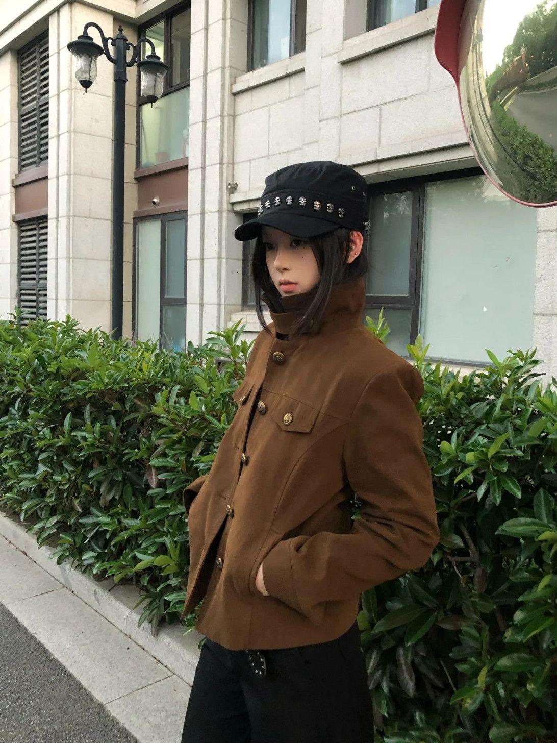 

Женская зимняя ретро куртка с воротником-стойкой и лацканами: Утягивающий короткий топ с длинным рукавом L