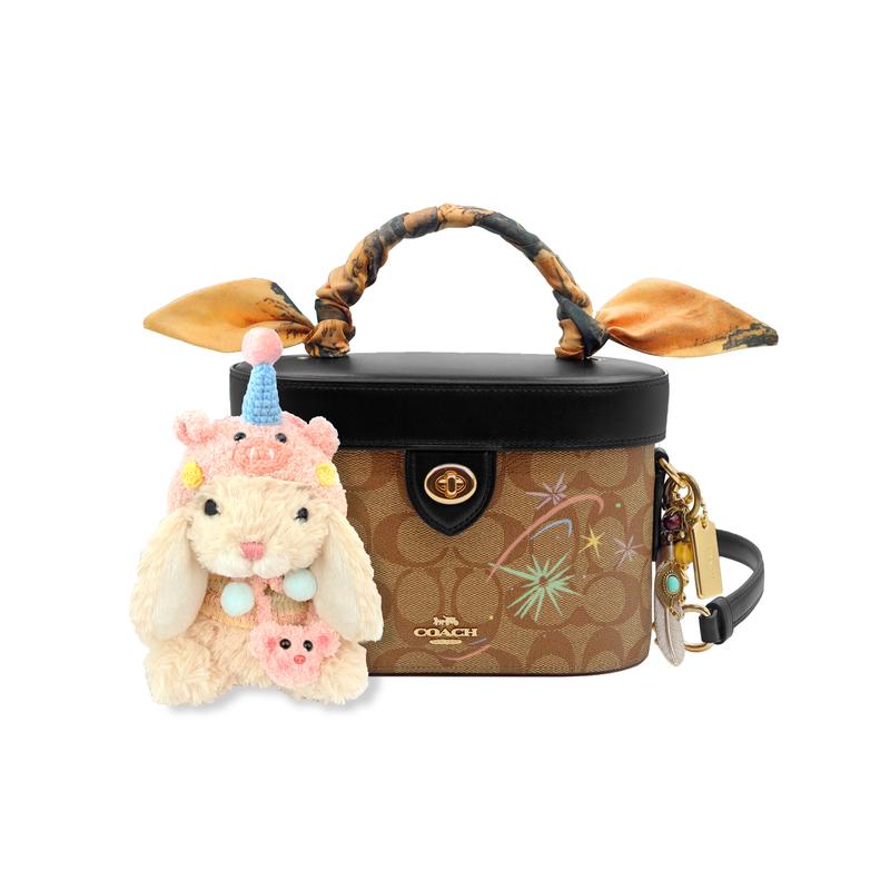 

COACH handbag [Customized bag] Kay 20 Brown Bear Fashion Retro Classic Full Print Logo Hand-painted Sweet Rabbit Ornament Shirley lop-eared rabbit коричневий