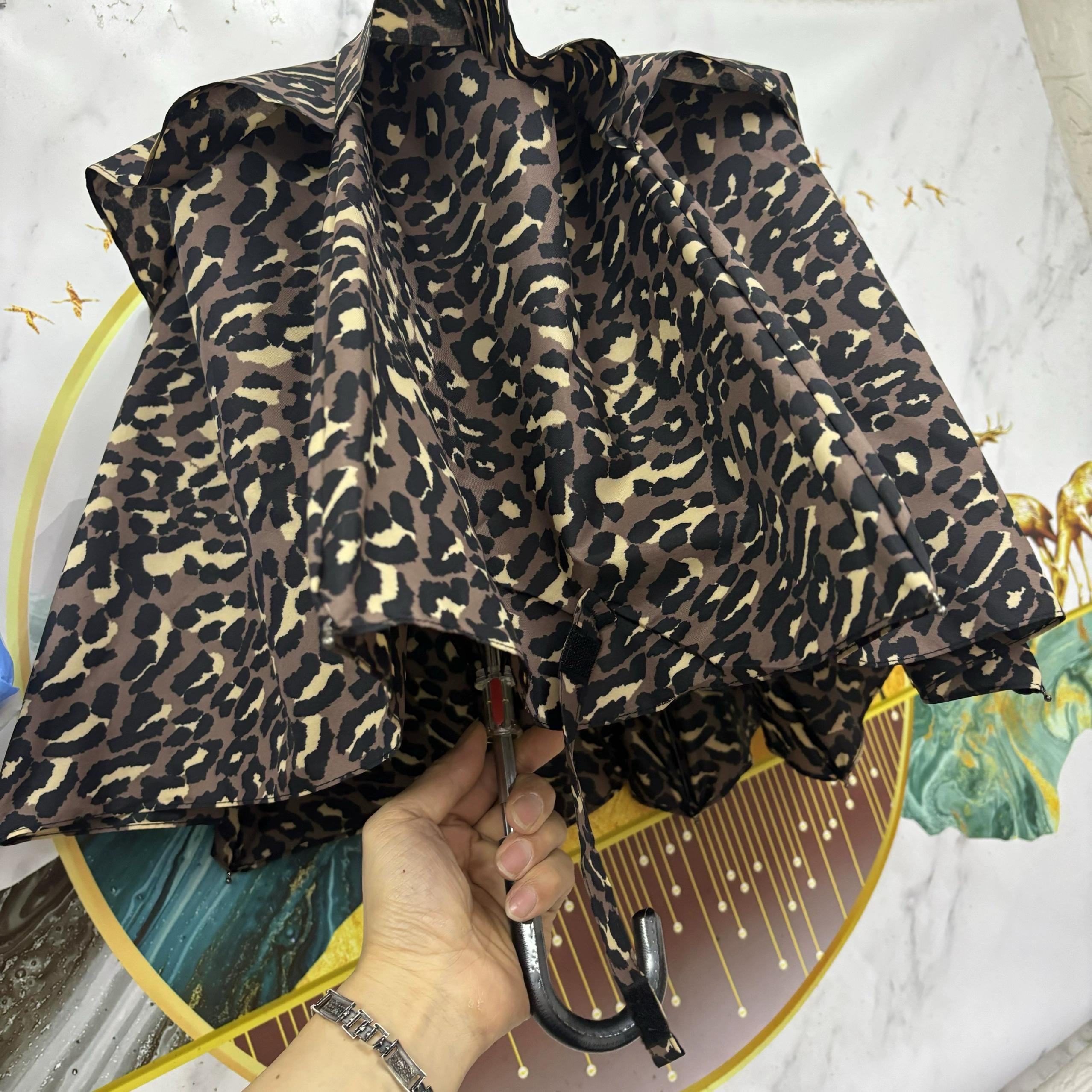 

Новый японский маленький свежий двойной 20% зонтик двойного назначения, складной с анти-ультрафиолетовым принтом и леопардовым принтом, простой студент