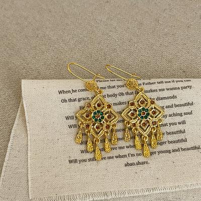 Neue chinesische Rauten-Fransen-Wassertropfen-Ohrhaken für Damen, leichter Luxus, Retro, exquisite, einzigartige Persönlichkeit, Pendeln, vielseitige Ohrringe