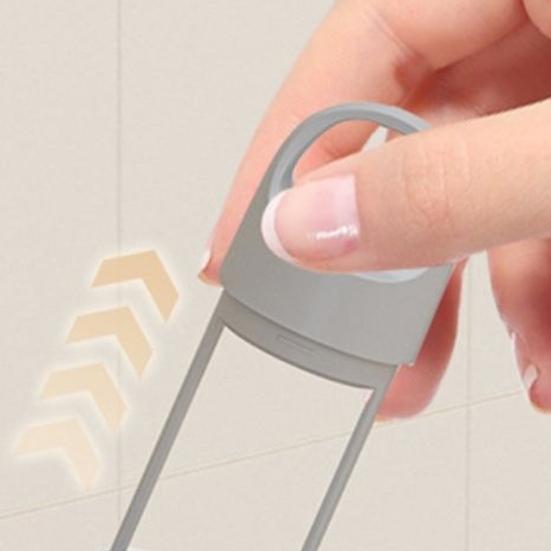 Cleaning Brush with Spray Function V-Shaped Bristles 360 Degree Rotating Brush Head 3-in-1 Design Spray Scrubber